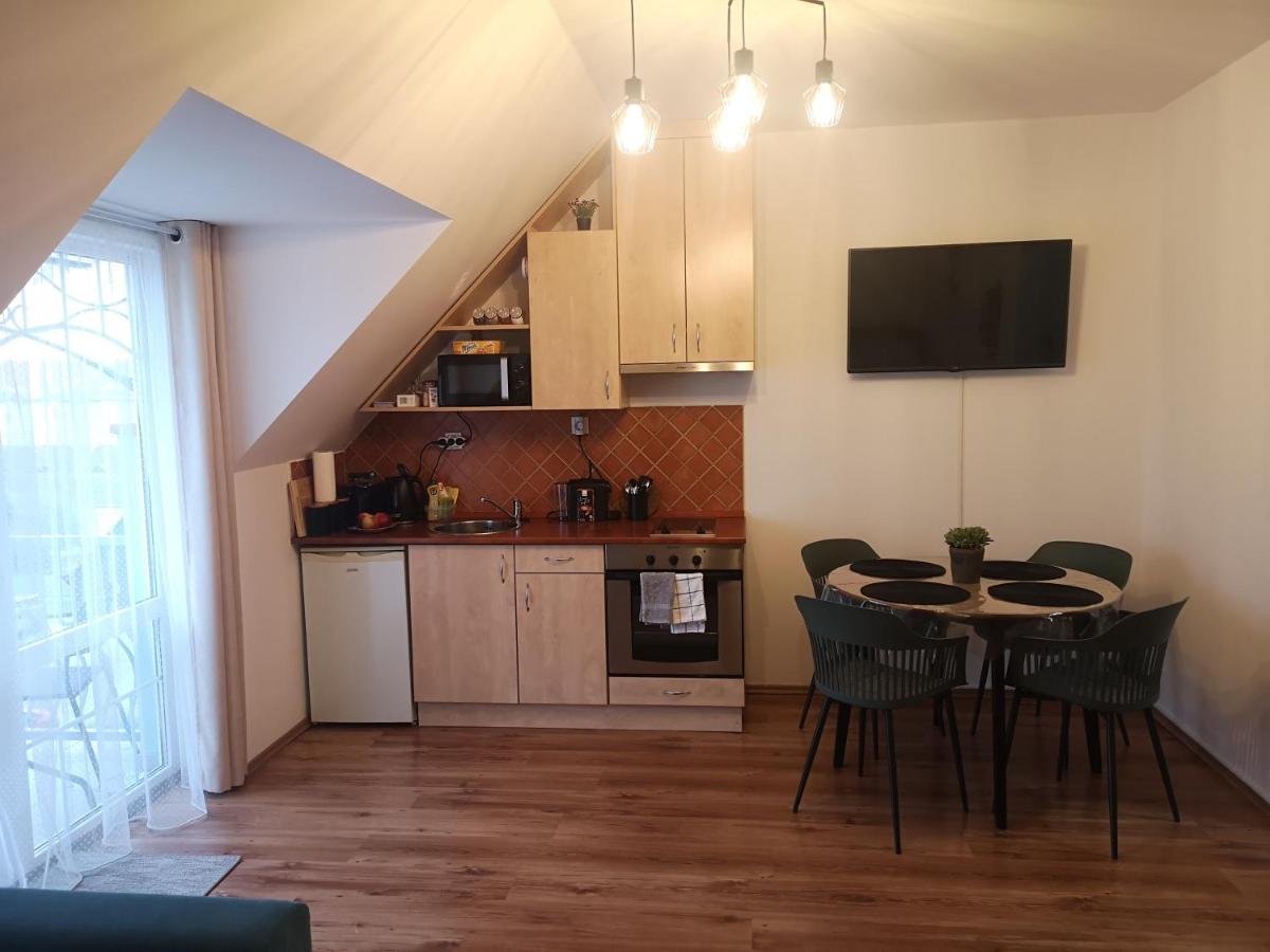 Orsika Hilltop Apartman Eger Exterior photo