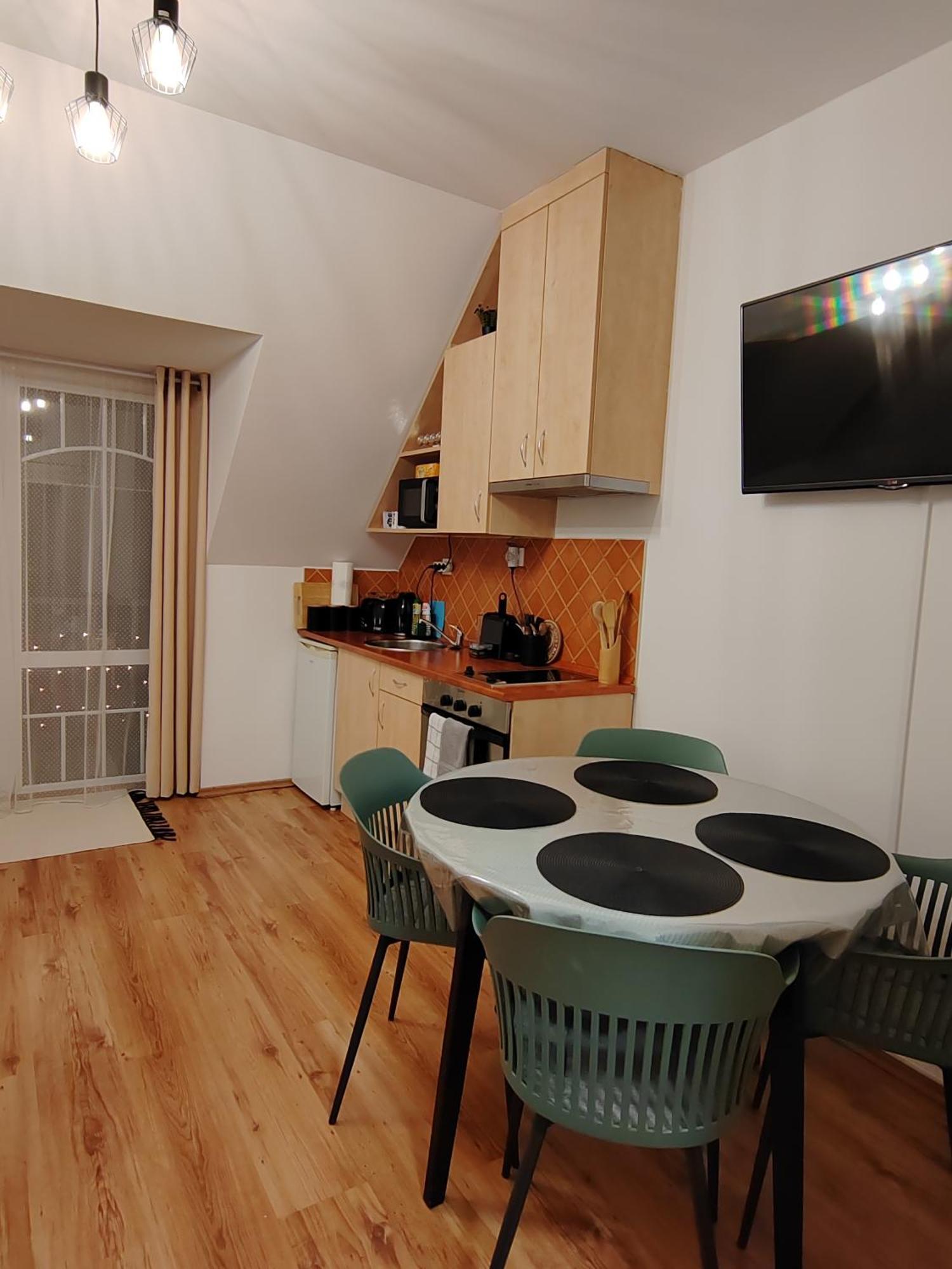 Orsika Hilltop Apartman Eger Exterior photo